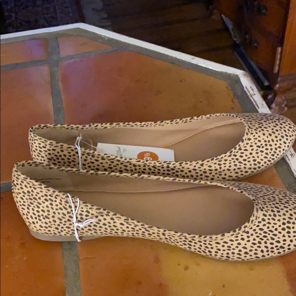 Leopard print flats